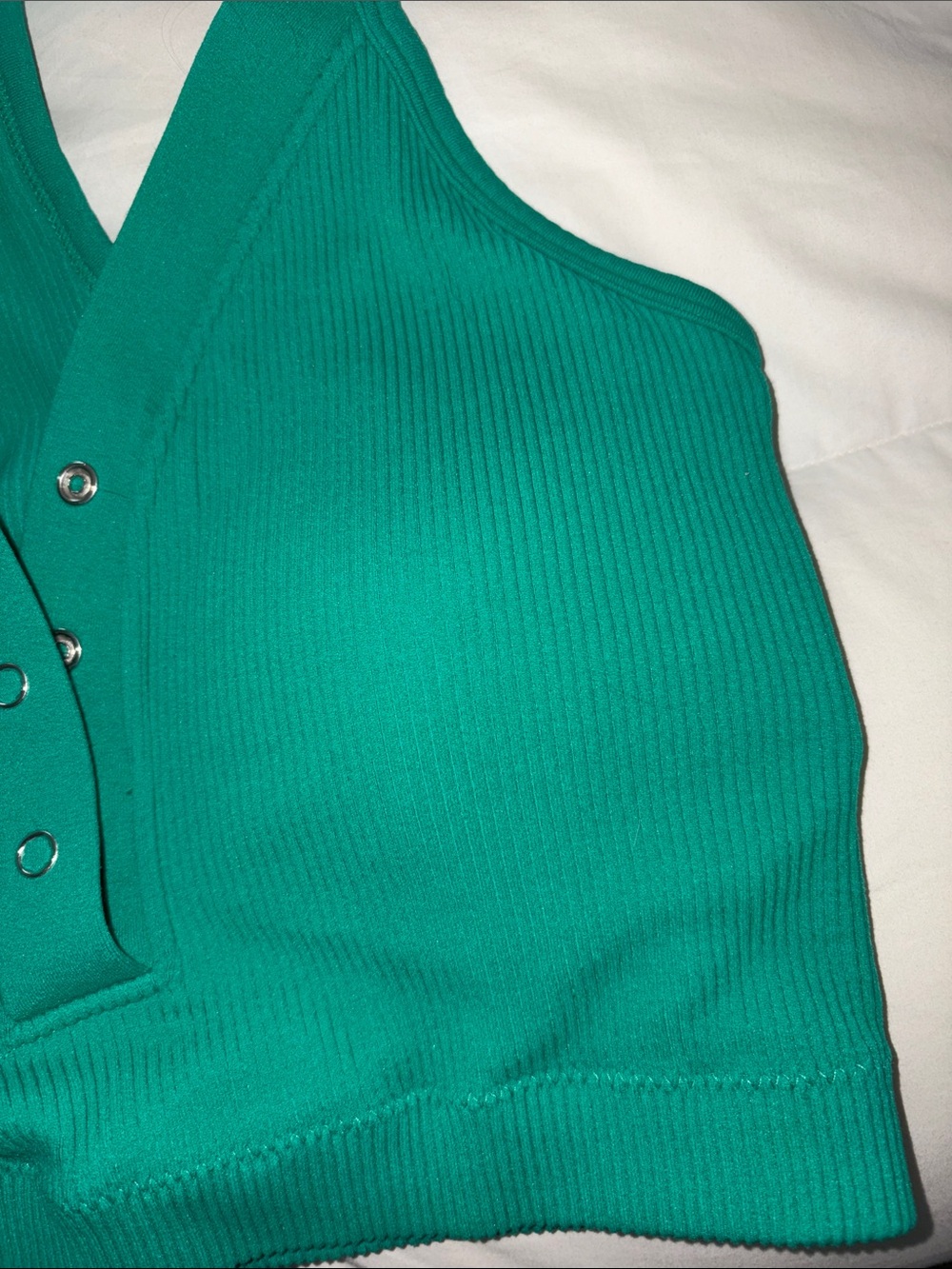 Emerald Ribbed Snap-Front Racerback Crop Top - Picture 2 of 4